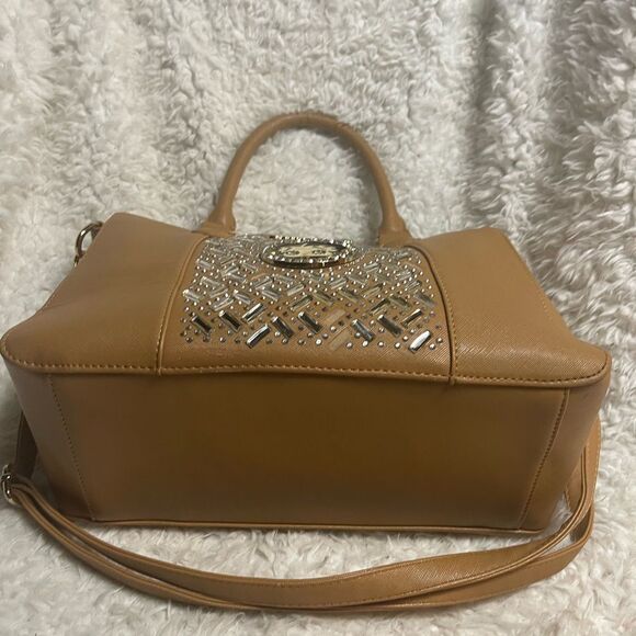 Betty Boop Tan Satchel with Quilted stones Detail and Gold tone Hardwares - Picture 9 of 16